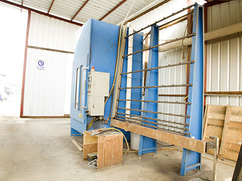 東莞玻璃廠設備自動噴砂機